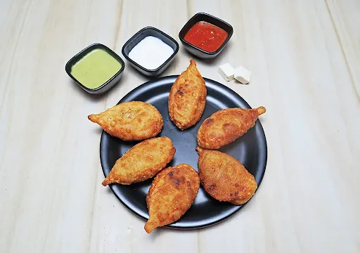 Fried Paneer Momos [6 Pieces]