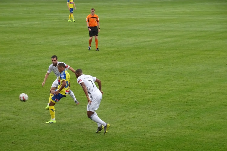 Westerlo wint vlot van Roeselare na weergaloze eerste helft