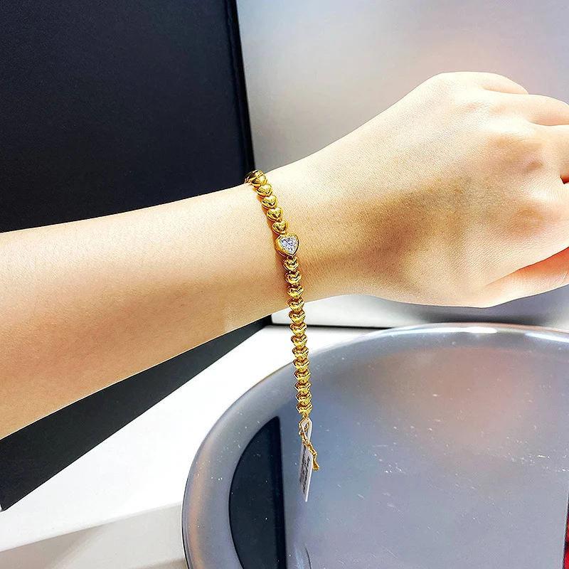 Modieuze hartvormige armband, past bij alles. Deze veelzijdige armband voegt een vleugje liefde en stijl toe aan elke outfit, voor dagelijks gebruik.