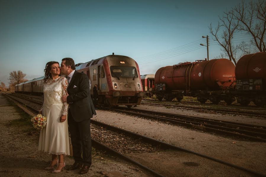 Wedding photographer Stauros Karagkiavouris (stauroskaragkia). Photo of 18 January 2018