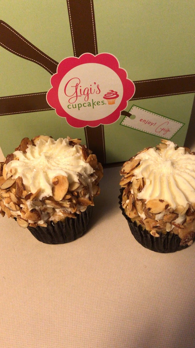 Toasted almond GF cupcakes