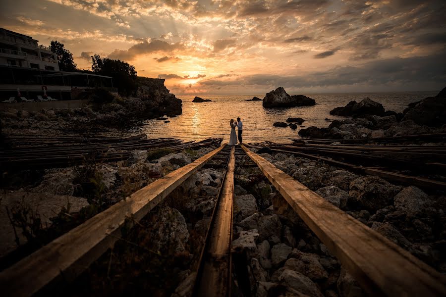 Fotógrafo de casamento Alin Pirvu (alinpirvu). Foto de 18 de julho 2018