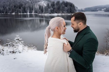 Fotógrafo de casamento Juhos Eduard (juhoseduard). Foto de 1 de fevereiro 2023