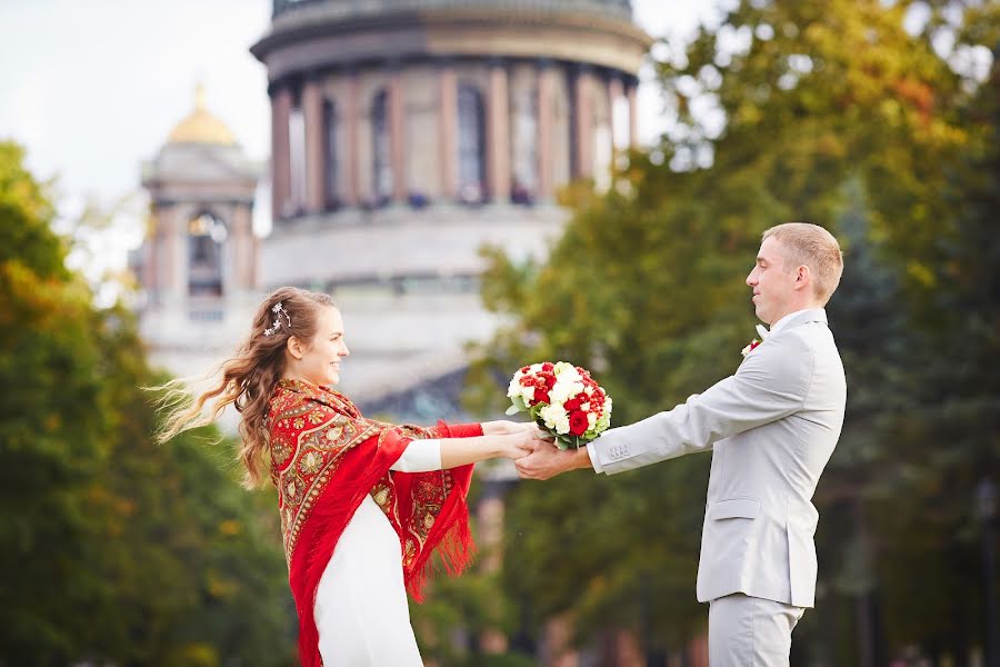 Свадебный фотограф Наталия Пучкова (natalipuchkova). Фотография от 12 апреля 2016