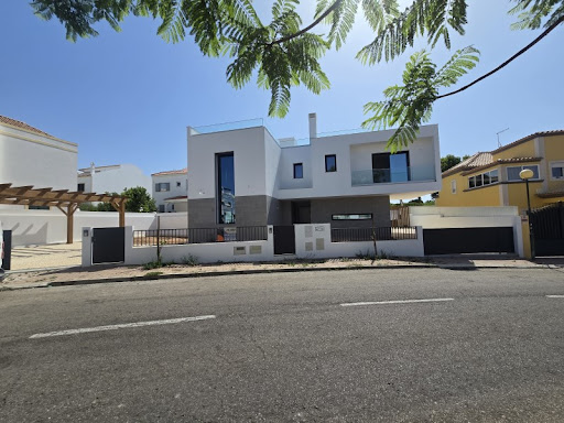 Maison contemporaine avec piscine 4