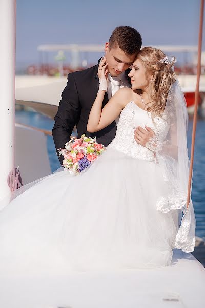 Wedding photographer Olesya Shapovalova (lesyashapovalova). Photo of 14 December 2015