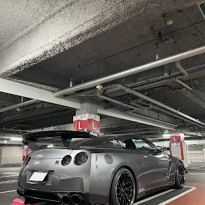 NISSAN GT-R