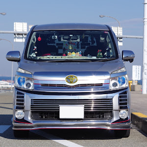 ヴォクシー ZRR70W