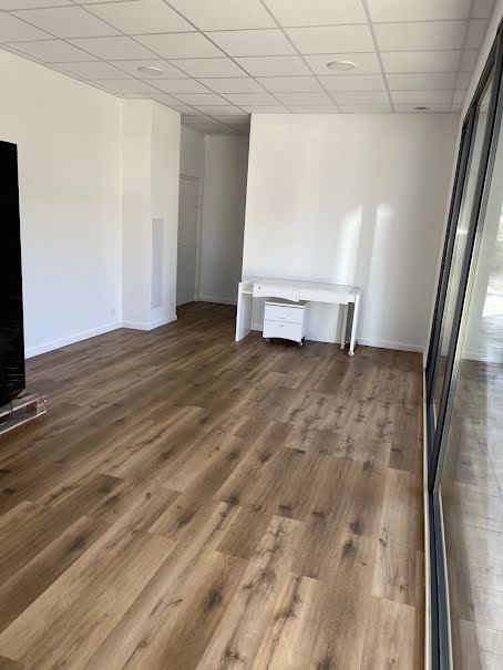 Location  locaux professionnels  35 m² à Borgo (20290), 680 €