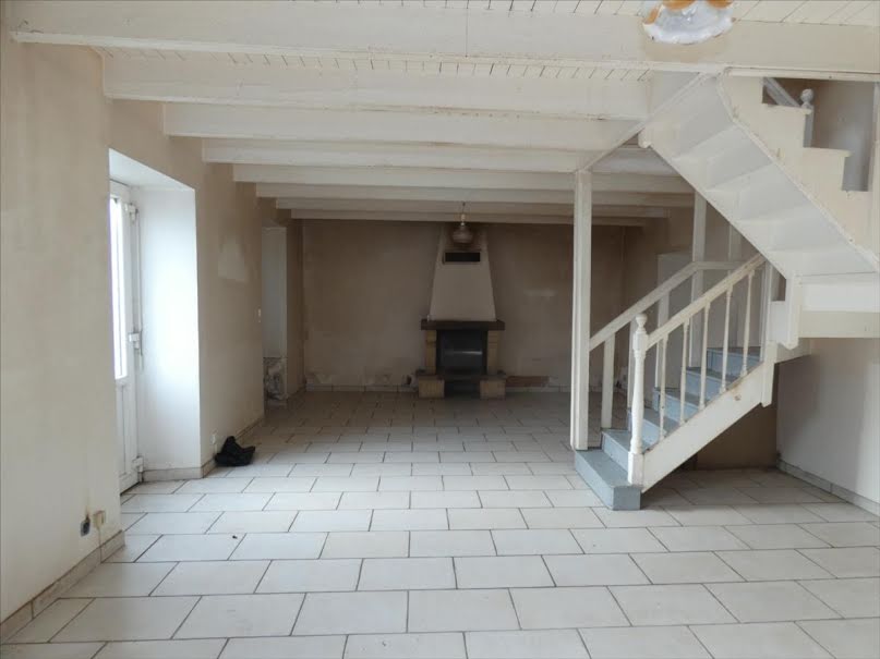 Vente maison 6 pièces 118 m² à Plonévez-du-Faou (29530), 84 800 €