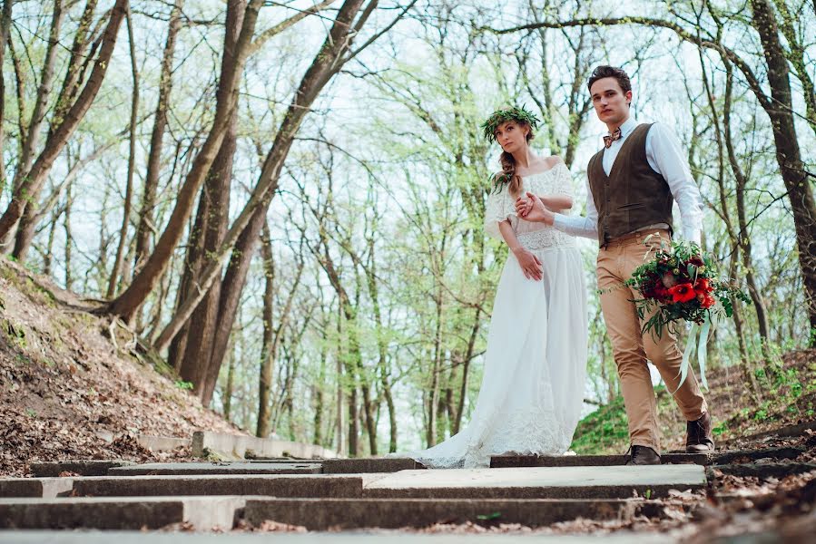 Fotógrafo de casamento Dmitro Lisyuk (dimontito). Foto de 17 de dezembro 2016