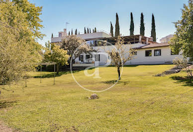 House with pool and terrace 2