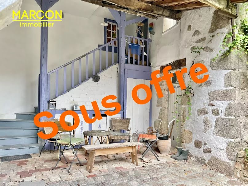 Vente propriété 9 pièces 140 m² à Lussac-les-Eglises (87360), 55 500 €