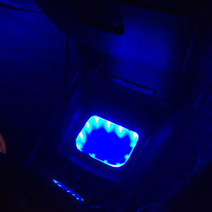 ノア AZR60G