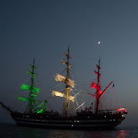 Luna crescente sull’Amerigo Vespucci di Delia Chiappe