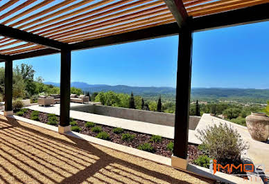 Maison avec piscine et terrasse 2