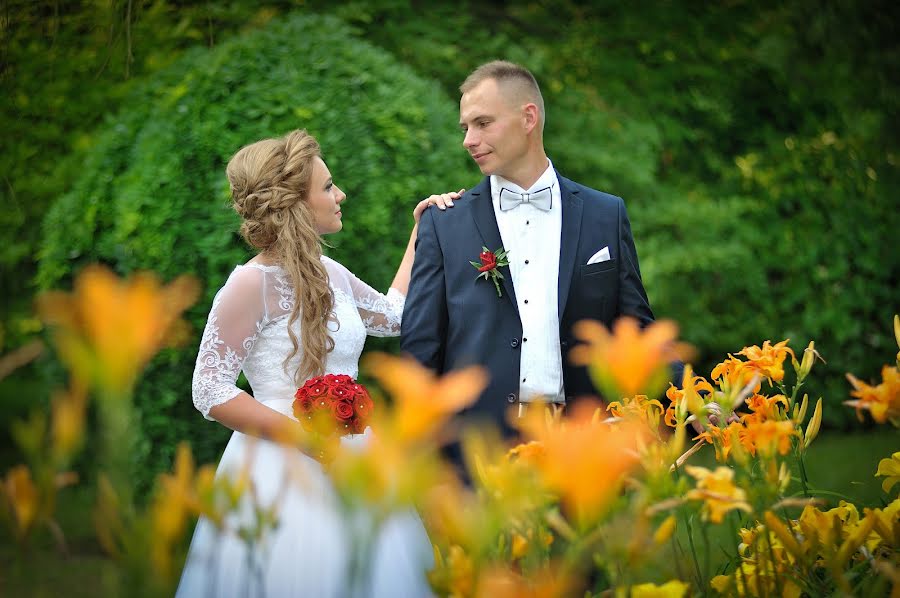 Wedding photographer Rafał Niebieszczański (rafalniebieszc). Photo of 19 August 2016