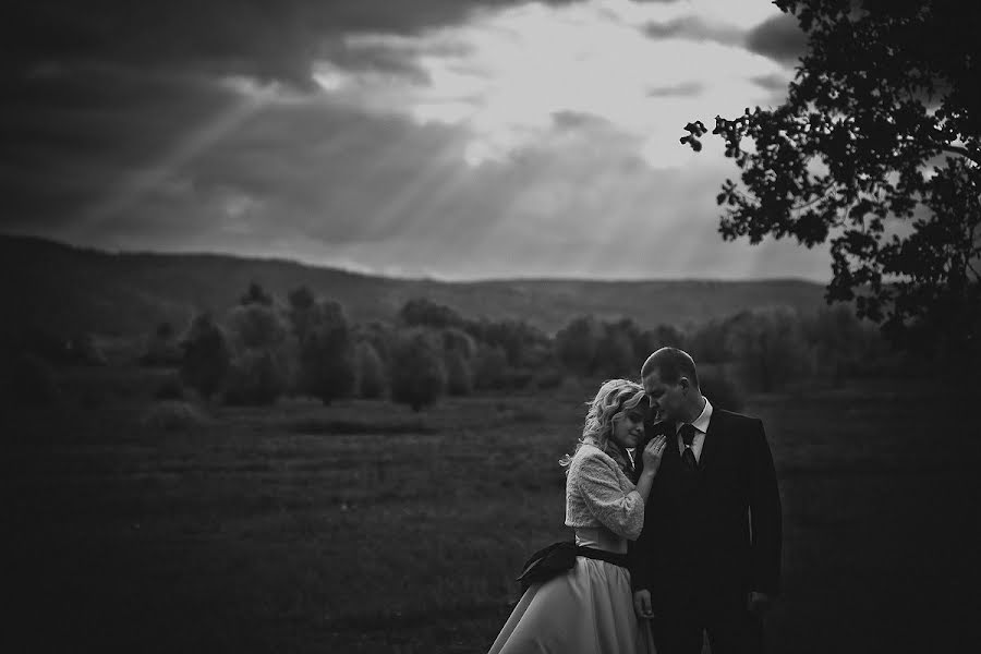 Wedding photographer Petr Kaykov (peterkaykov). Photo of 18 November 2013