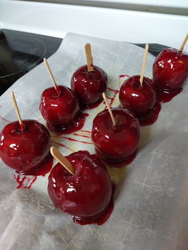 The best tasting candy apples! State Fair is at my house!!