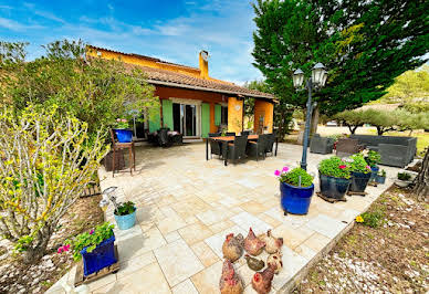 Maison avec piscine et terrasse 2