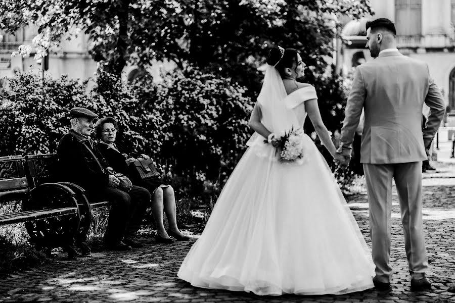 Fotografo di matrimoni Alex Pasarelu (belle-foto). Foto del 16 maggio 2023