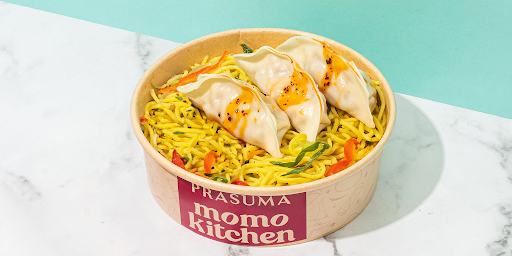 Hakka Noodles & Chicken Momo Meal