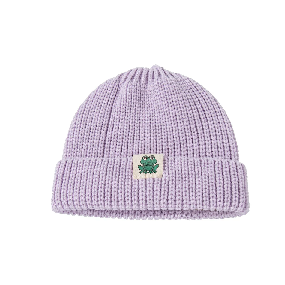 Gorro de lana infantil con etiqueta de tela de rana multicolor
