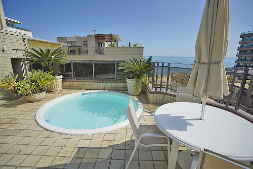 Apartment with pool 2