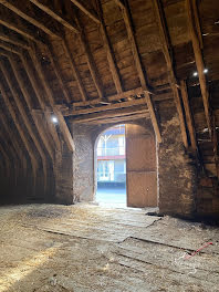 maison à Saint-Santin-de-Maurs (15)