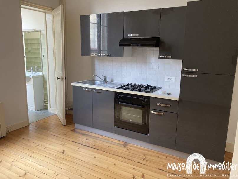 Location  appartement 3 pièces 66 m² à Cognac (16100), 629 €