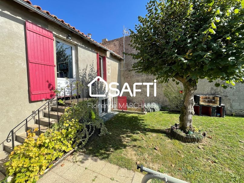 Vente maison 5 pièces 219 m² à Cherveux (79410), 199 900 €