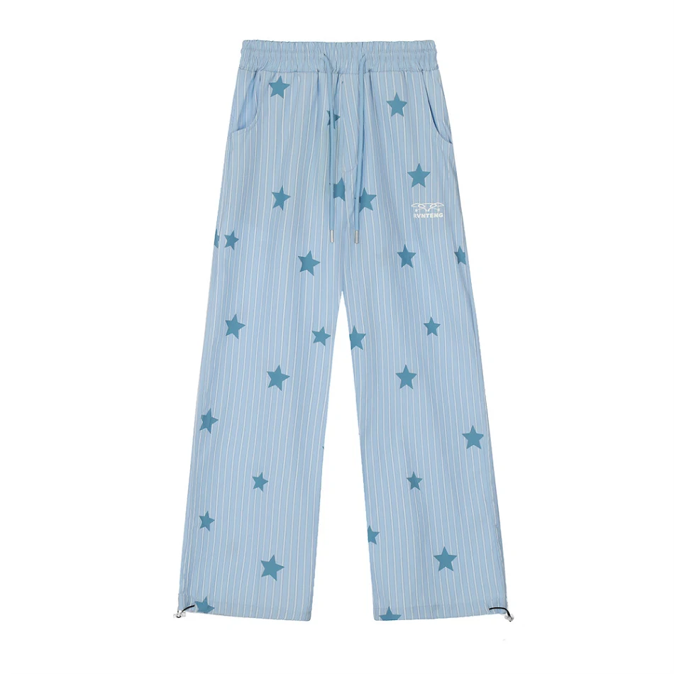 Sportieve casual broek met sterren- en strepenprint, losvallend, voor heren en dames. Comfortabel en stijlvol, ideaal voor sport en vrijetijd.