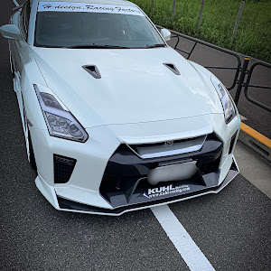 NISSAN GT-R