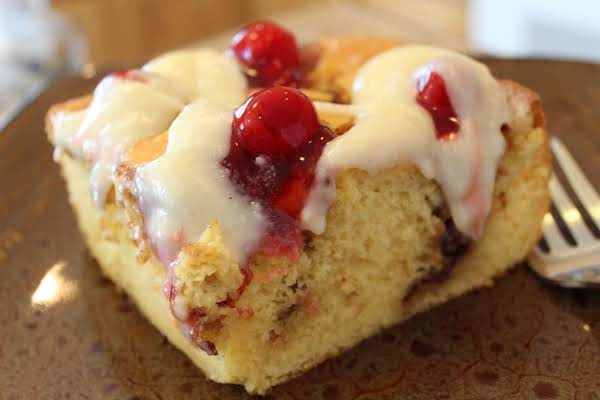 Cinnamon Cherry Danish Cake_image