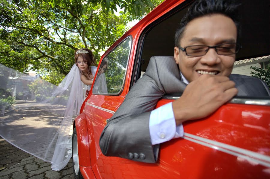 Wedding photographer Aldira Suripatty (aldirasuripatty). Photo of 13 July 2015