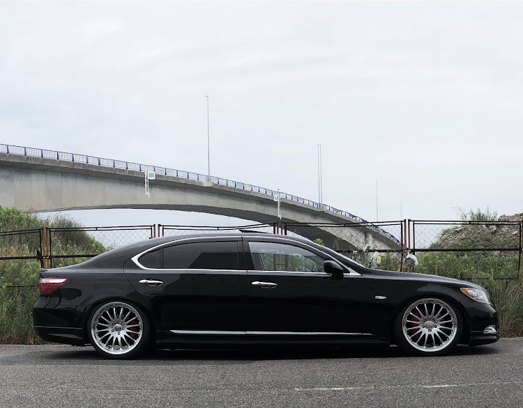 LSのサイレントゴースト・LEXUS LS460・LS460L・やはり撮る・梅雨明けに関するカスタム事例の投稿画像3枚目