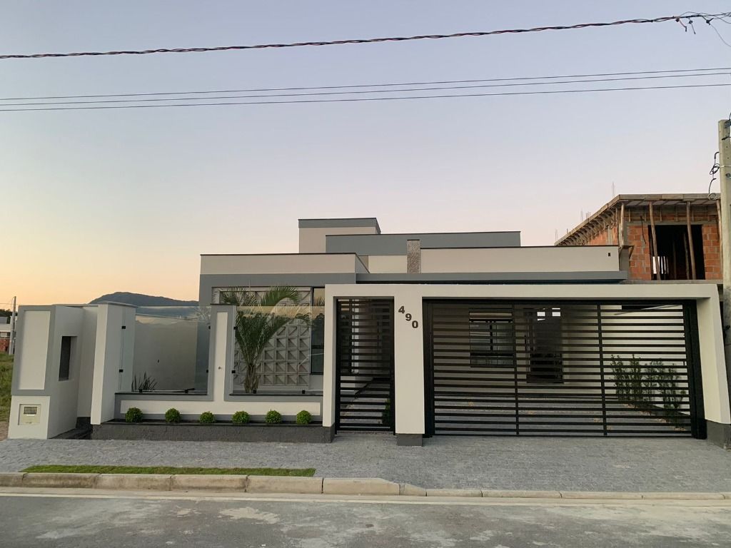 Casa com 3 dormitórios à venda, 107 m² por R$ 680.000,00 - Parque Residencial Bosque da Mata - Tijucas/SC