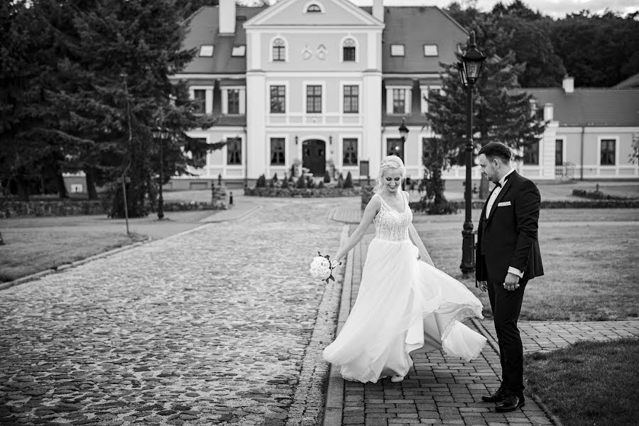 結婚式の写真家Tomek Aniuksztys (aniuksztys)。2019 12月28日の写真