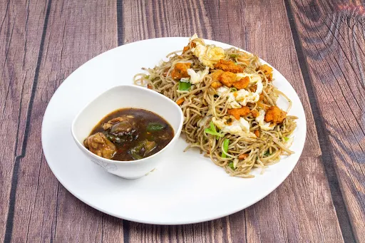 Non Veg Noodles With Chilli Chicken [2 Pieces]