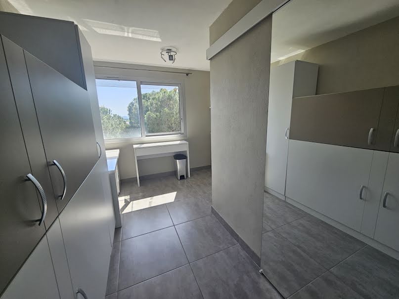 Location meublée appartement 1 pièce 12.39 m² à Nimes (30000), 450 €