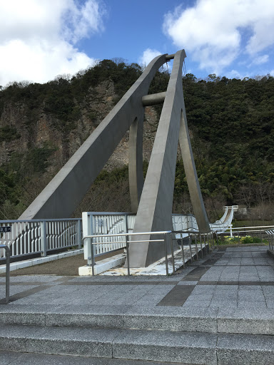 鷹栖つり橋