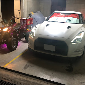 NISSAN GT-R