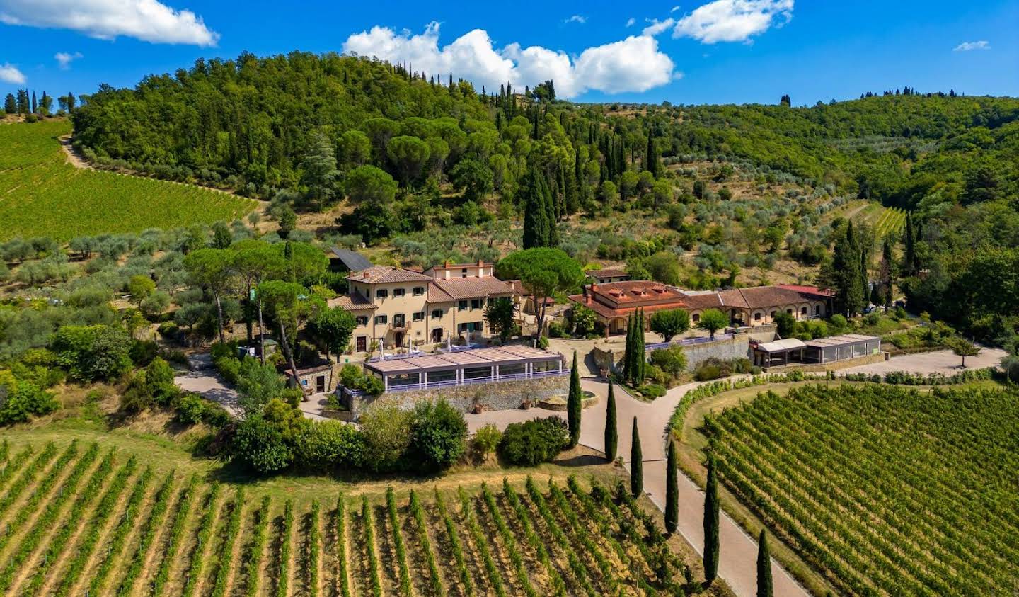 Corps de ferme avec jardin et piscine Arezzo