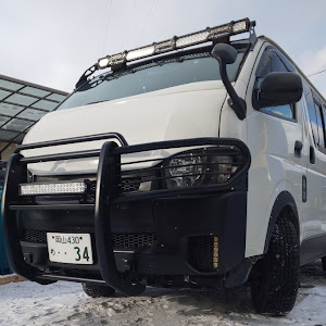 ハイエースバン TRH200V