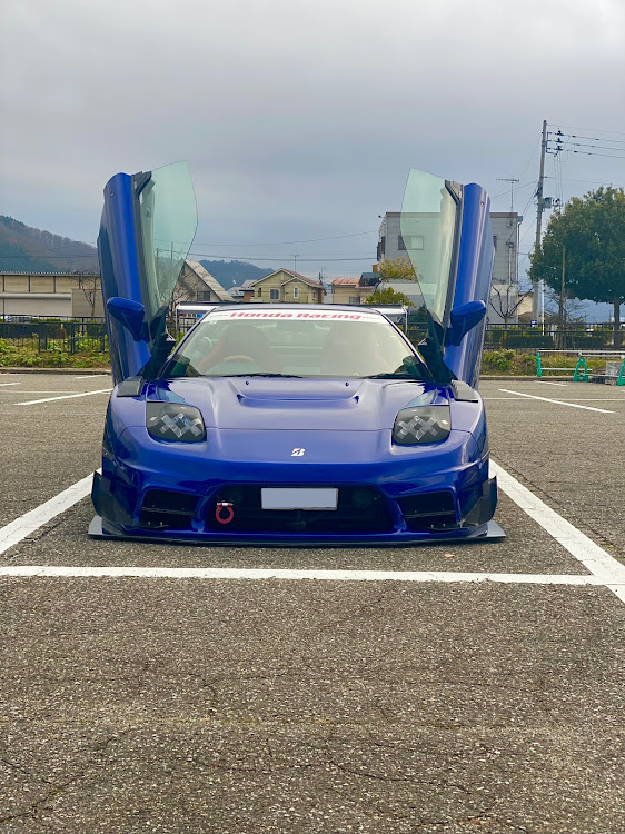 NSXの真正面ショット・キャリパーオーバーホール・DIYメンテナンス・ブレーキホース交換に関するカスタム事例の投稿画像1枚目