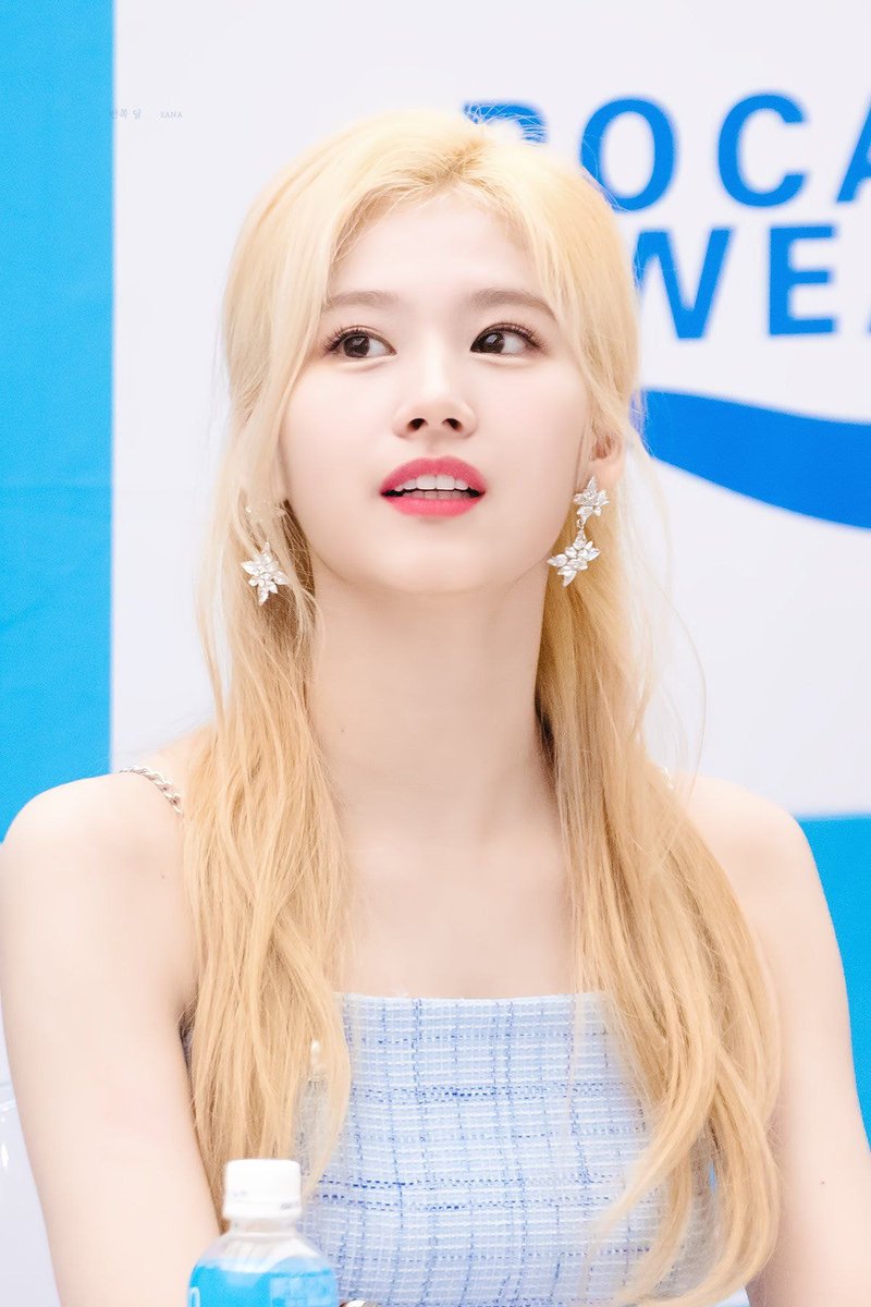 How to get Twice Blonde Hair!👱‍♀️ Game Name: Twice Square