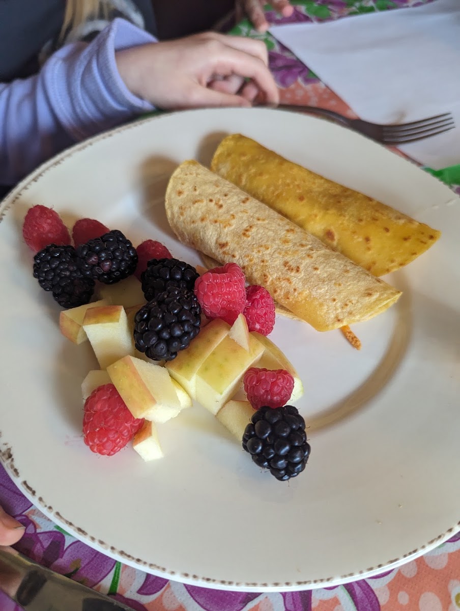 Kids soft taquitos with fresh fruit