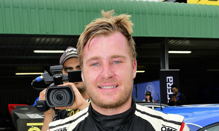 Simon Moss got his season off to the perfect start with the overall victory in the opening round of the Sasol GTC championships at Dezzi Raceway.