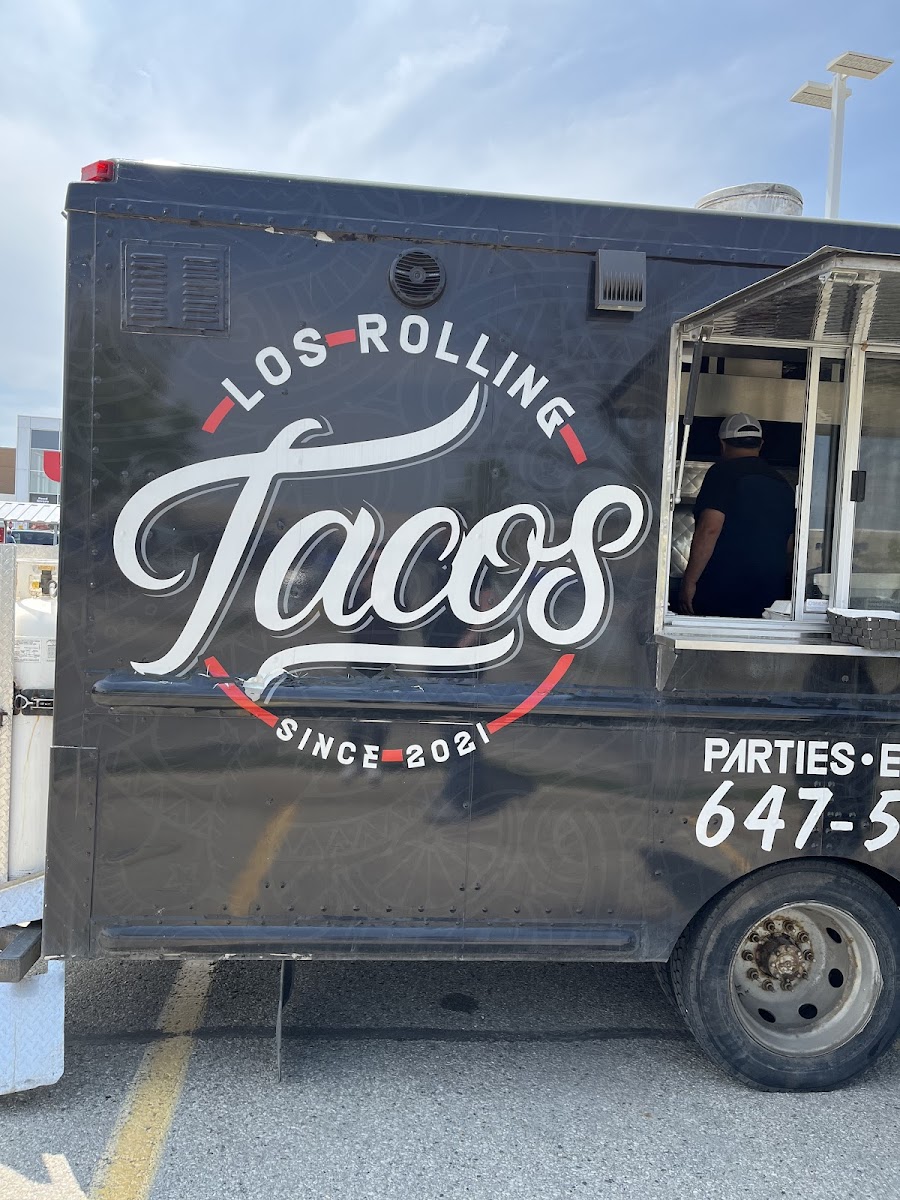 @Los Rolling Tacos - food truck