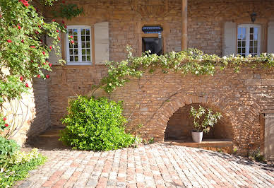 Maison avec piscine et terrasse 2